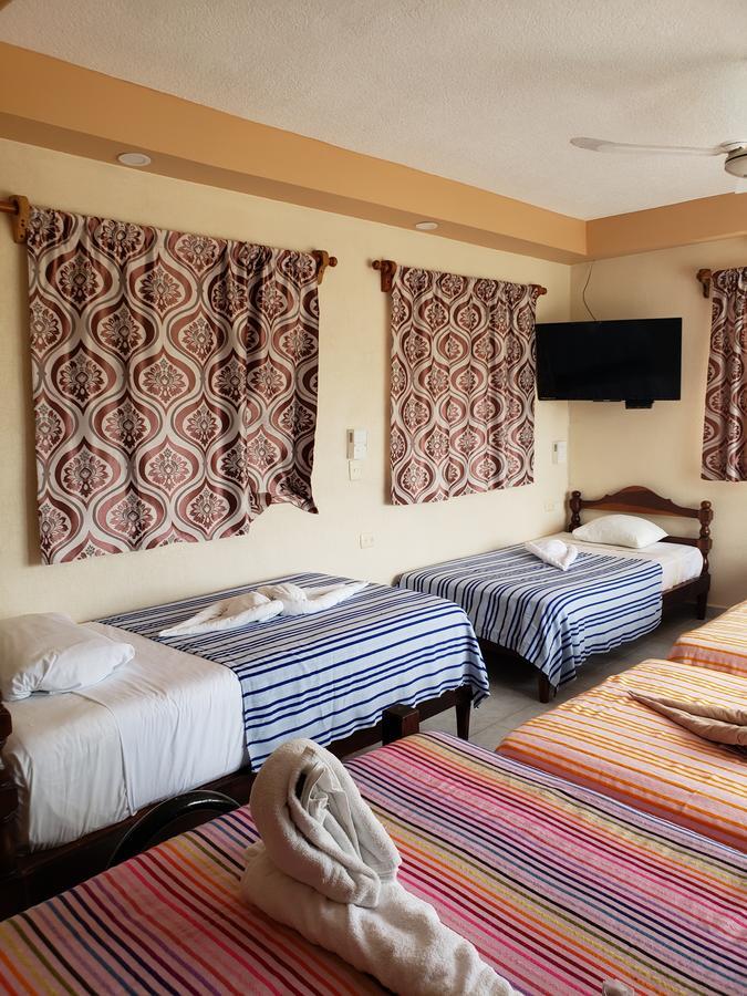 Hotel Cuarto Camino Playa Del Carmen Exteriör bild