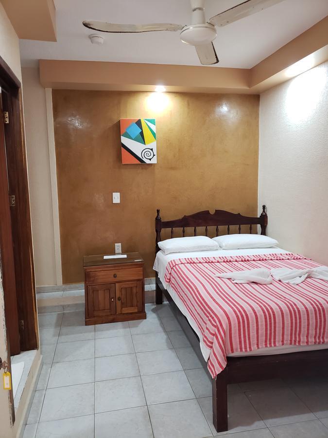 Hotel Cuarto Camino Playa Del Carmen Exteriör bild